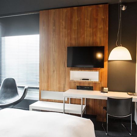 Hotel Alt Quartier Dix30 Броссар Екстер'єр фото
